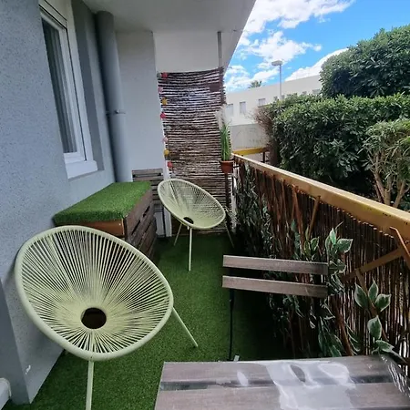 100 M De La - Les Cigales De - - Parking Ле-Гро-дю-Руа