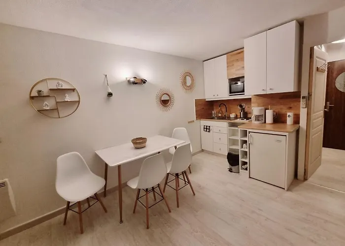 100 M De La - Les Cigales De - - Parking Appartement