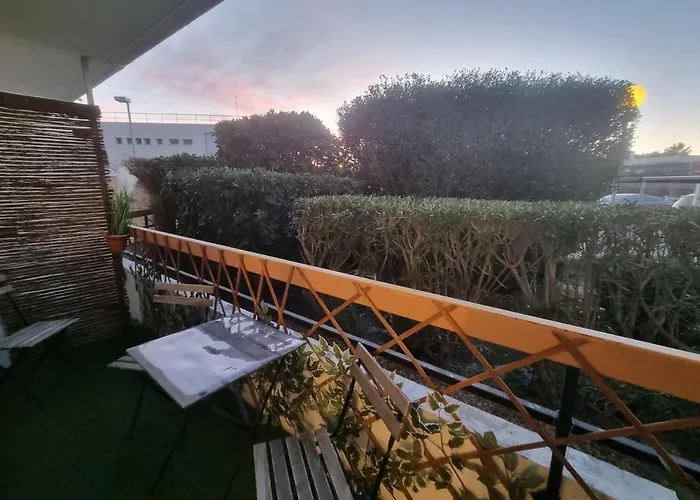 100 M De La - Les Cigales De - - Parking Appartement *