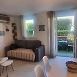 100 M De La - Les Cigales De - - Parking Appartement Le Grau-du-Roi