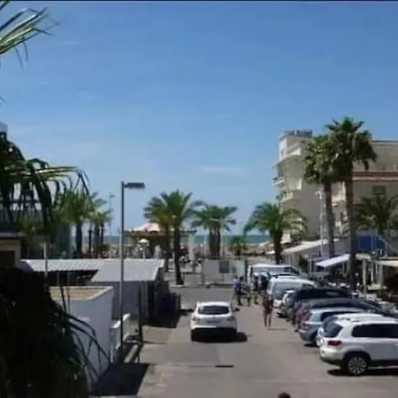 100 M De La - Les Cigales De - - Parking