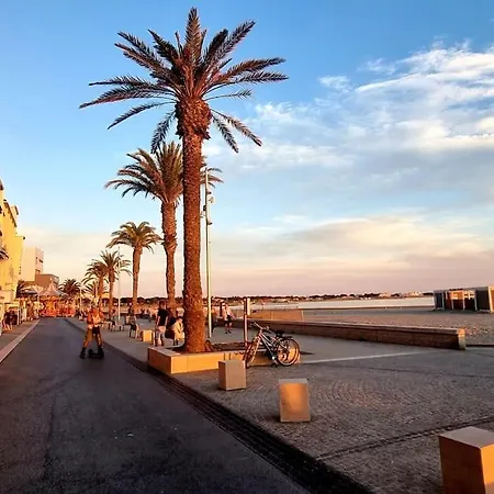 100 M De La - Les Cigales De - - Parking *