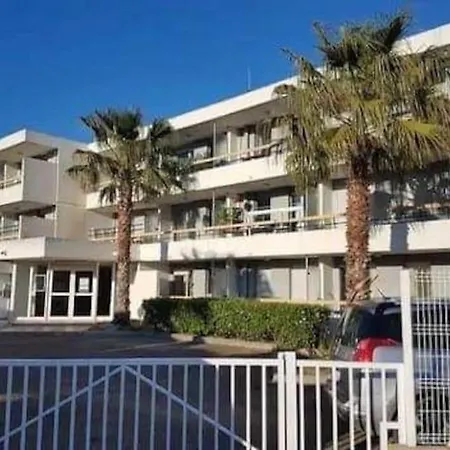 100 M De La - Les Cigales De - - Parking Apartment Le Grau-du-Roi