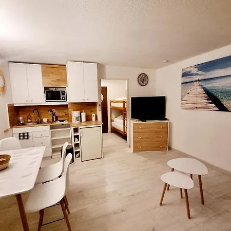 Apartment 100 M De La - Les Cigales De - - Parking
