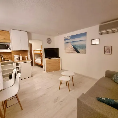 Apartment 100 M De La - Les Cigales De - - Parking *