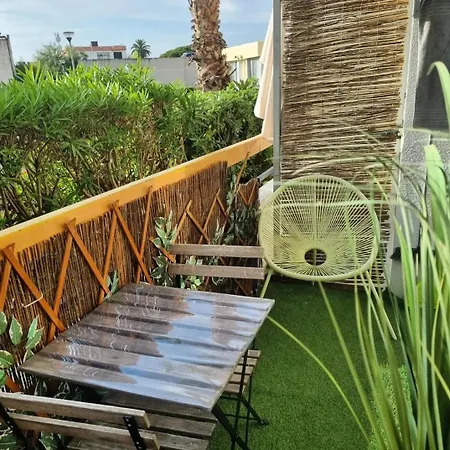 100 M De La - Les Cigales De - - Parking Apartment *