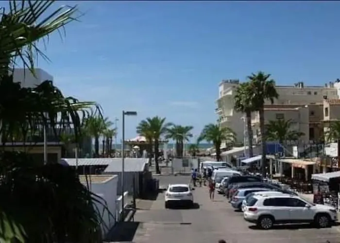 100 M De La - Les Cigales De - - Parking