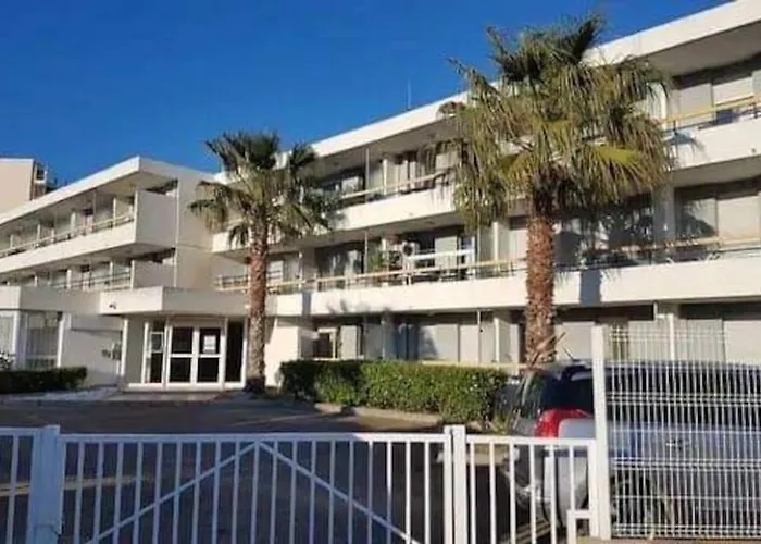 100 M De La - Les Cigales De - - Parking Lejlighed Le Grau-du-Roi