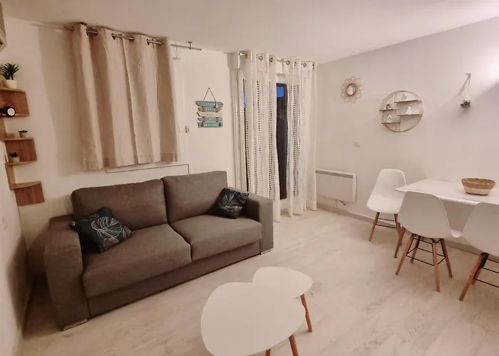 Lejlighed 100 M De La - Les Cigales De - - Parking Le Grau-du-Roi