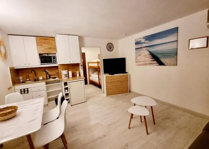 Lejlighed 100 M De La - Les Cigales De - - Parking *