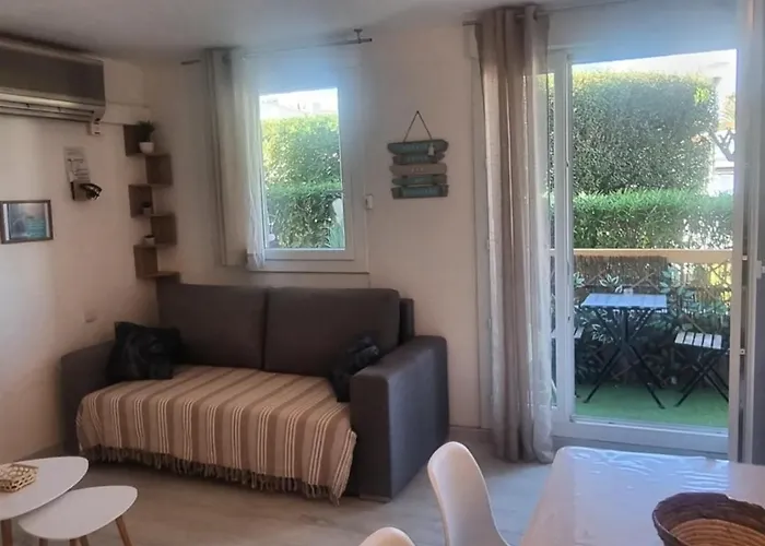 100 M De La - Les Cigales De - - Parking Lejlighed Le Grau-du-Roi