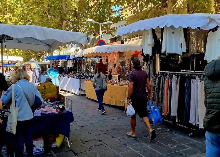 100 M De La - Les Cigales De - - Parking Lejlighed *